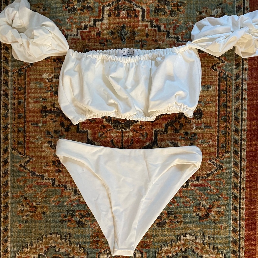 Trendy swim suit